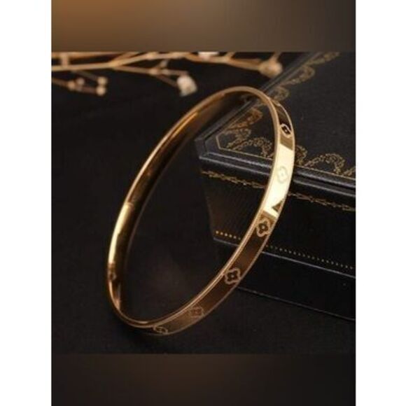 Jewelry - Gold Stainless Steel Clover Etched Bangle Bracelet Gift Dainty